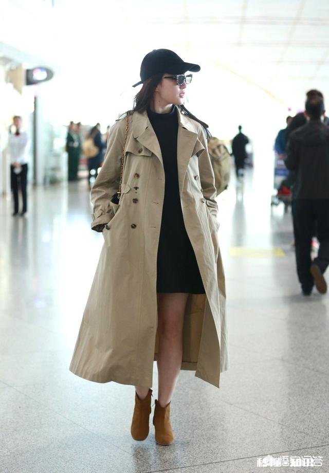 大衣里面怎样搭配才能提升自己的气质呢