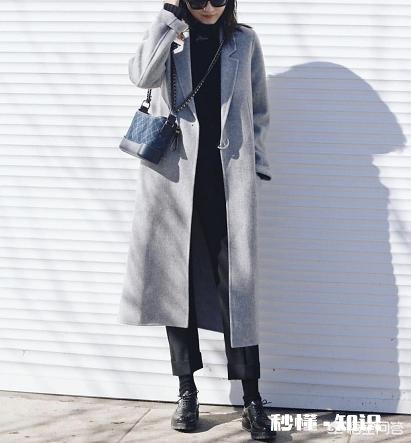 大衣里面怎样搭配才能提升自己的气质呢