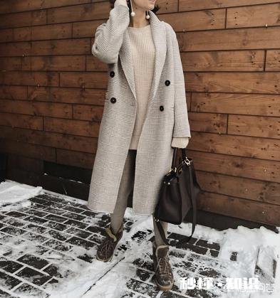 大衣里面怎样搭配才能提升自己的气质呢