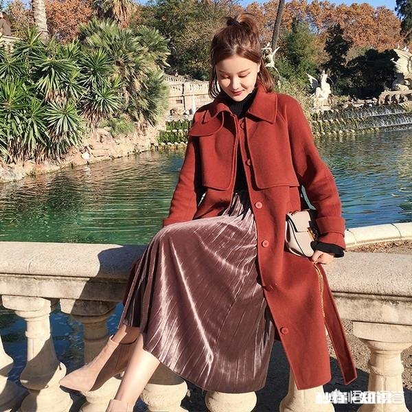 大衣里面怎样搭配才能提升自己的气质呢