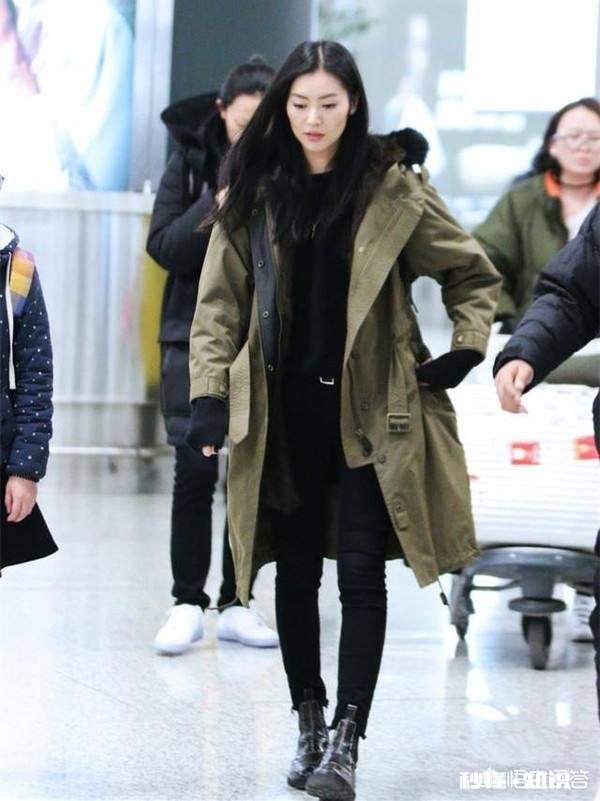 女生冬天该怎样搭配基础色的大衣呢有哪些好的搭配建议呢