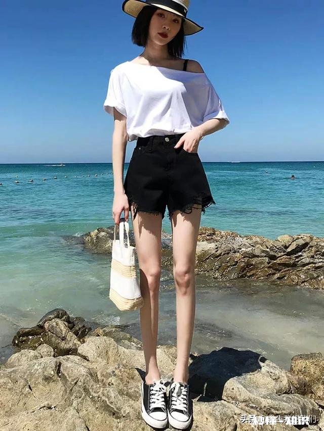 黑色短裤配什么颜色短袖