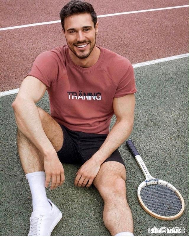 黑色短裤配什么颜色短袖