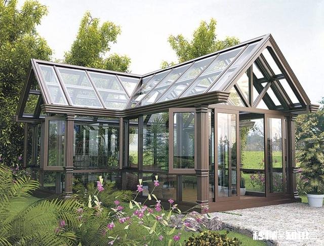 一楼天井搭一半阳光房设计效果图有哪些