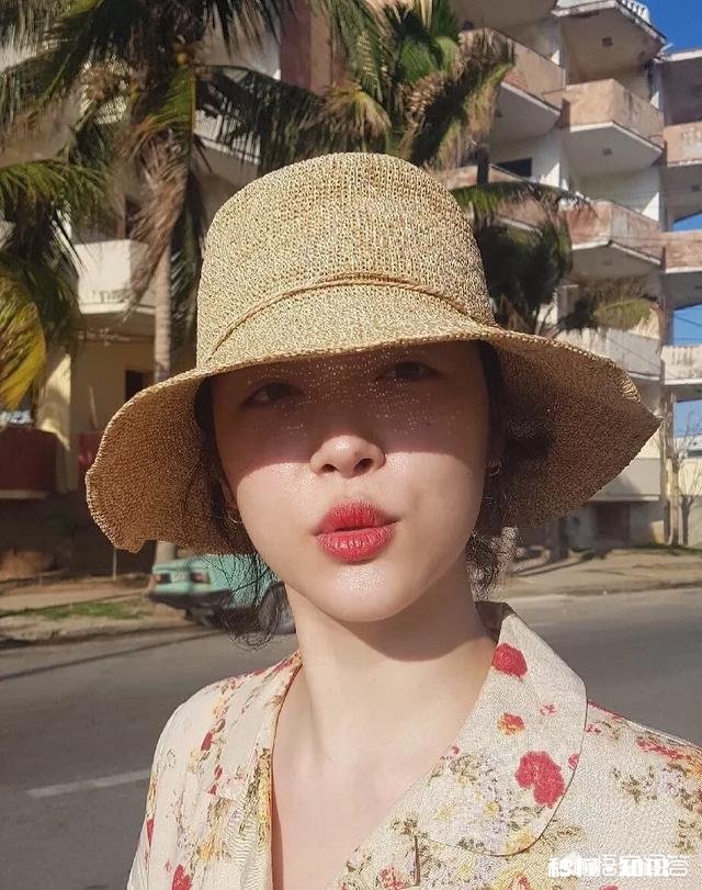 自拍照怎样才能拍出女生气质