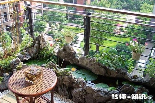 两个阳台都有上下水，一个放洗衣机，另外一个怎么设计