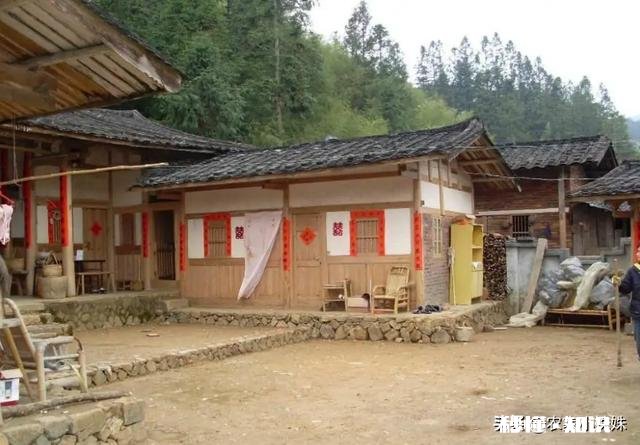 社保不够两年，应该为了买房和摇号放弃皖北农村户口落户杭州么