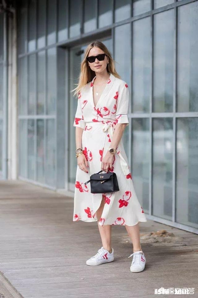 运动鞋可以搭配裙子吗应该怎么搭