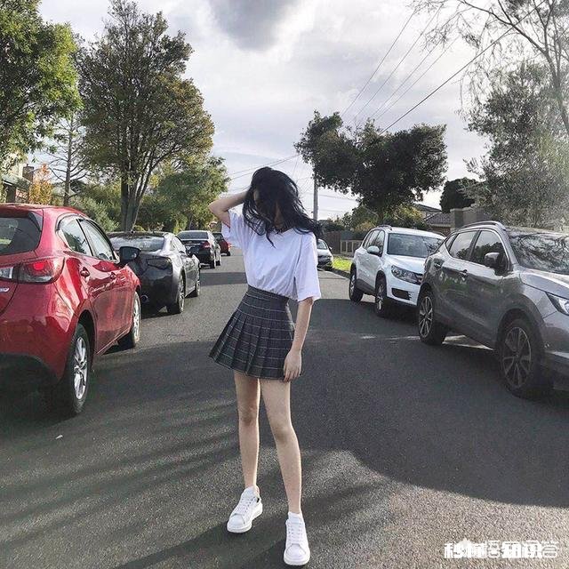 运动鞋可以搭配裙子吗应该怎么搭