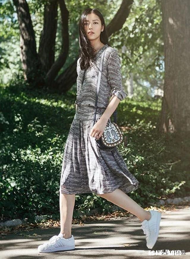 运动鞋可以搭配裙子吗应该怎么搭
