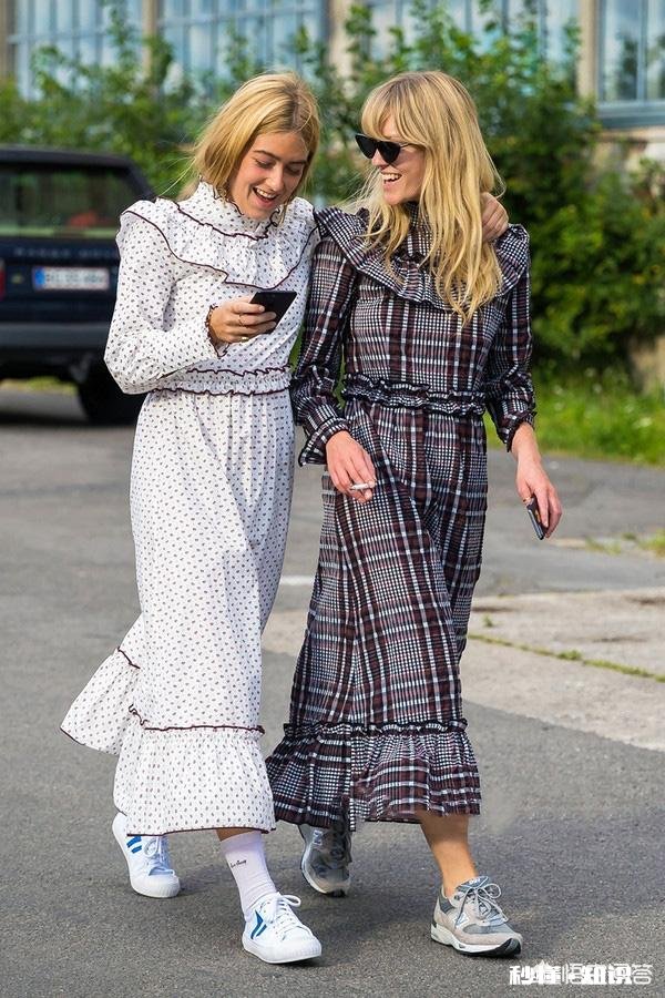 运动鞋可以搭配裙子吗应该怎么搭