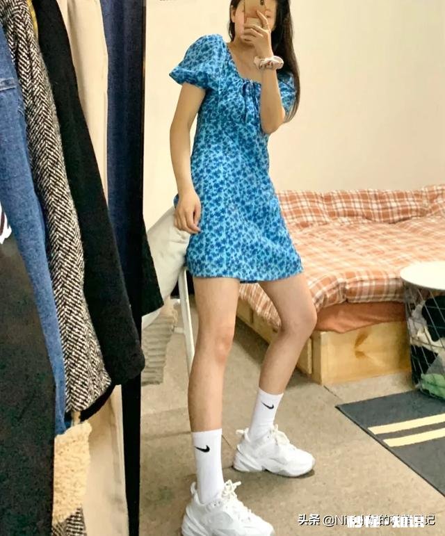 运动鞋可以搭配裙子吗应该怎么搭