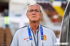 如何看待国足亚洲杯首战里皮的首发布阵之后里皮做了哪些调整取得了奇效逆转了比赛