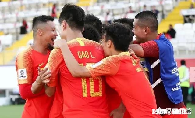 如何看待国足亚洲杯首战里皮的首发布阵之后里皮做了哪些调整取得了奇效逆转了比赛