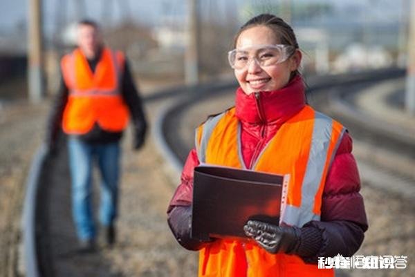 几大铁路局年均亏逾百亿，铁路工作岗位还能做吗铁路系统还能进吗