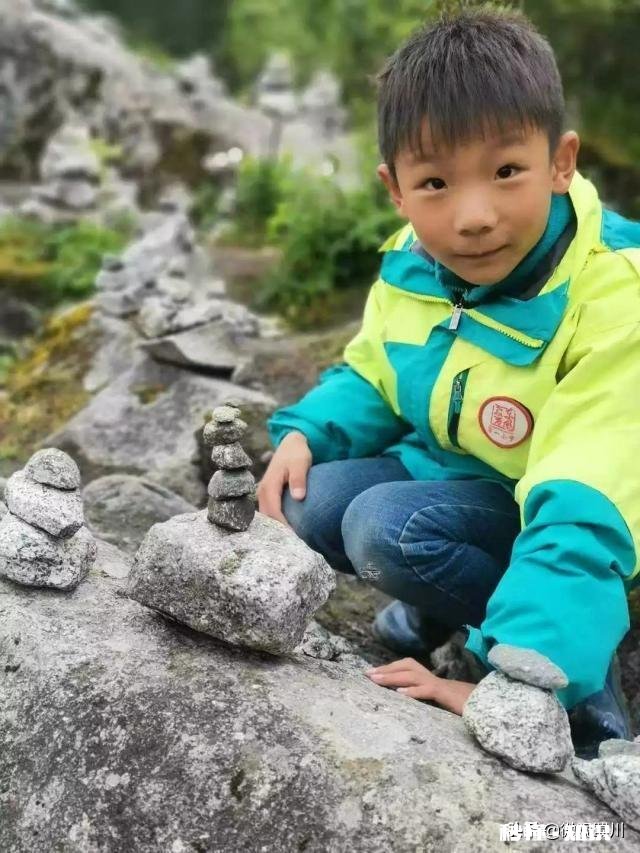 四川甘孜一8岁男孩景区失联7天，搜救还在继续, 你怎么看