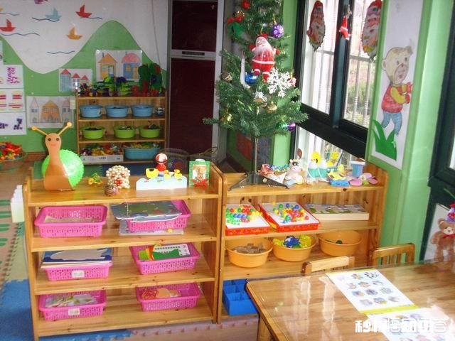 宝贝刚上幼儿园，没几天老师打电话说让我领回去，说是上半天，是老师的问题还是孩子的问题