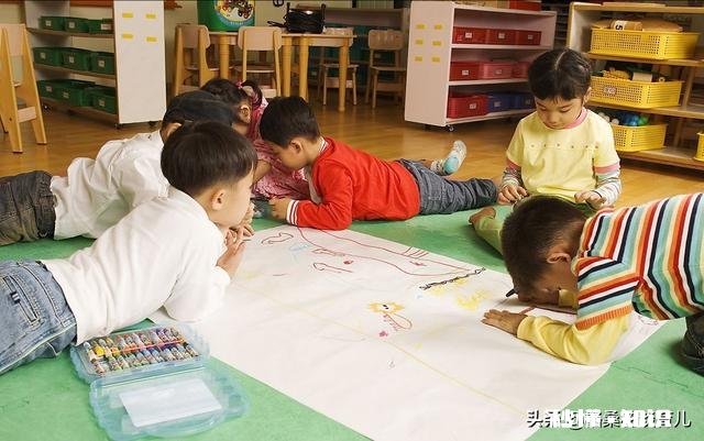 宝贝刚上幼儿园，没几天老师打电话说让我领回去，说是上半天，是老师的问题还是孩子的问题