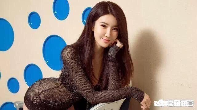 我是27岁的妹子，从未谈过恋爱，和女生很能聊嗨，可是和男生总是无话可说，我该如何中止我的单身狗生涯