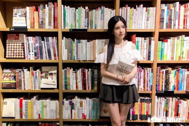 我是27岁的妹子，从未谈过恋爱，和女生很能聊嗨，可是和男生总是无话可说，我该如何中止我的单身狗生涯