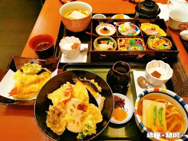 请问一万日元可以在日本东京大阪吃多久，如果不吃高级料理的话