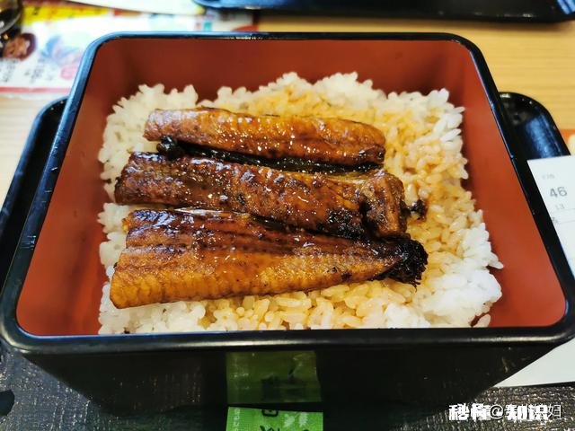 请问一万日元可以在日本东京大阪吃多久，如果不吃高级料理的话