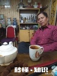 用一块一公斤的雅石交换的梅瓶,大伙看值不值