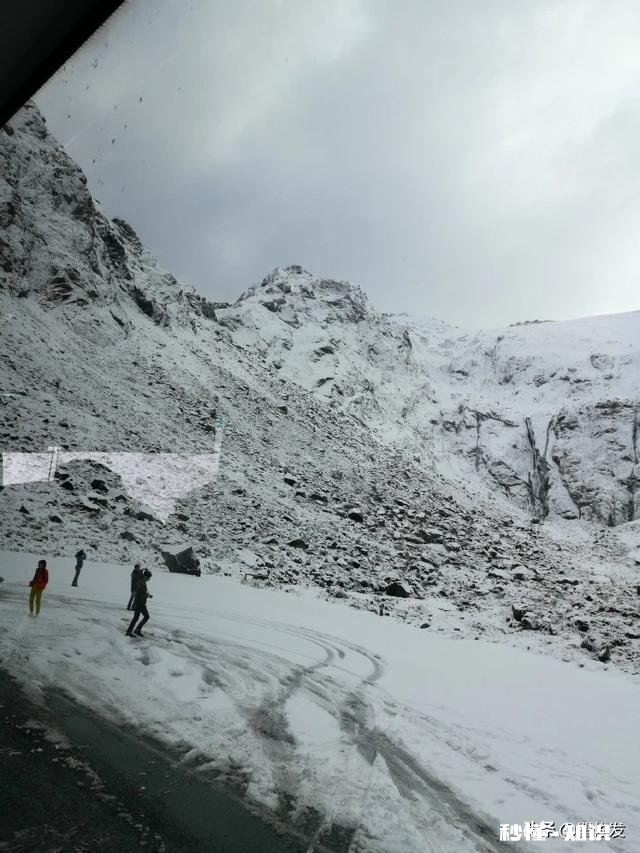 高山流水遇知音，游走山间留踪迹。留下你们的山水风景画，包括雪山，草地，高山