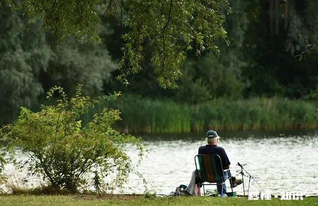钓鱼爱好者为什么喜欢钓鱼，到底哪里好玩