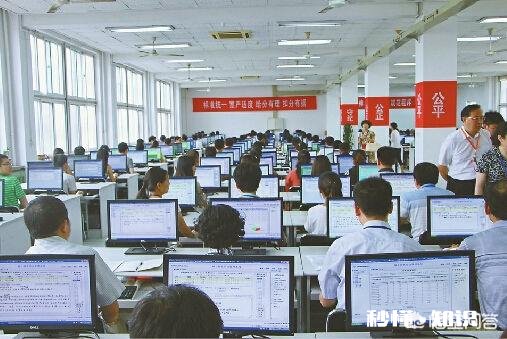 今年山东高考评卷员近一半是高中教师，与以往有地方多由在校大学生阅卷相比有何不同