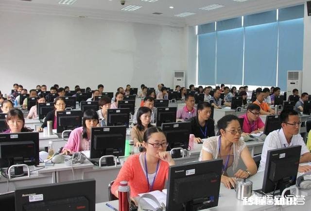 今年山东高考评卷员近一半是高中教师，与以往有地方多由在校大学生阅卷相比有何不同