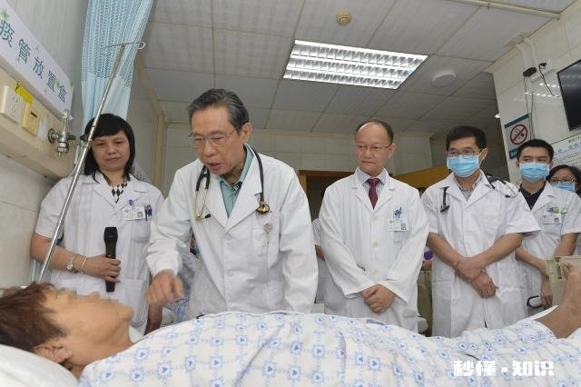 高一、高二年级复学后怎么解决班额大的问题