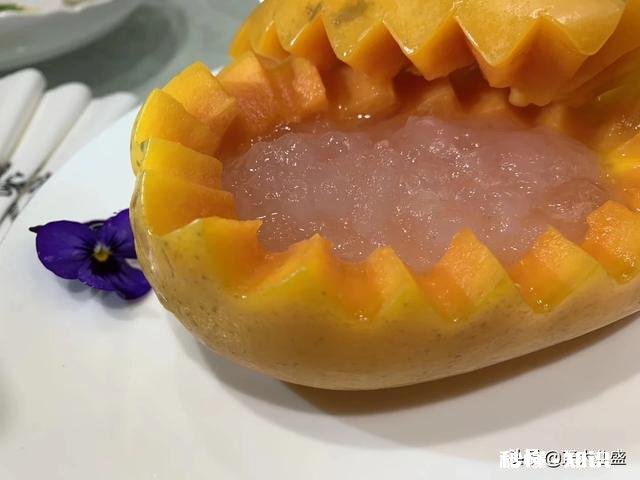 我要拍摄菜品，请问需要用什么相机啊