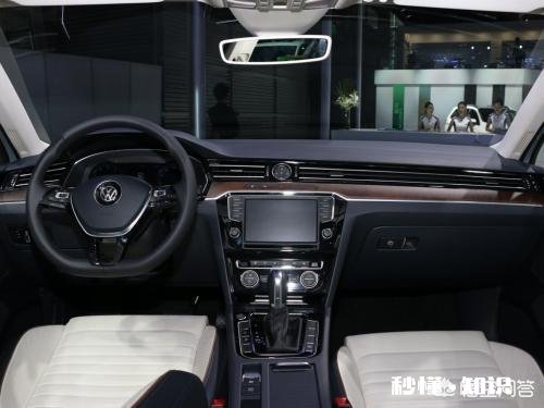 大众cc和迈腾比，哪一个更保值