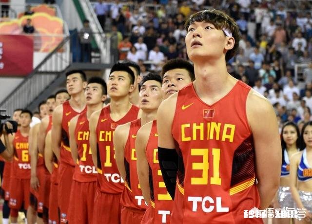 如果让你为现役中国男篮组一支首发阵容，你觉得哪5人上榜最合适