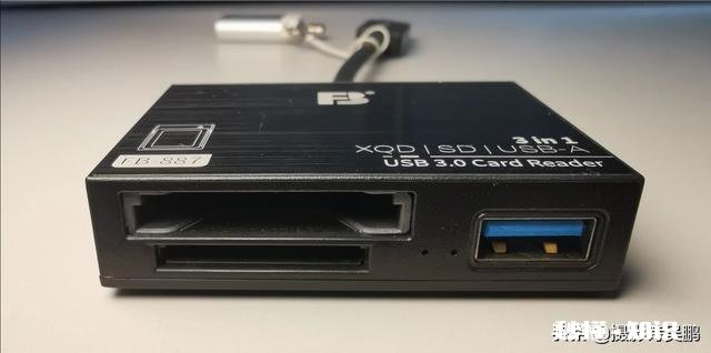 单反没有wifi，出去玩想直接传进手机，是买一个wifi sd卡还是连接手机的读卡器好呢