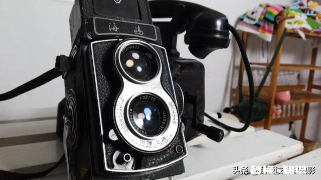 单反没有wifi，出去玩想直接传进手机，是买一个wifi sd卡还是连接手机的读卡器好呢