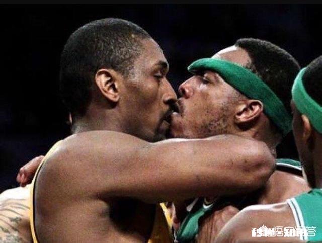 阿泰曾与威少发生冲突，暴怒威少让阿泰连连后退。当时发生了什么