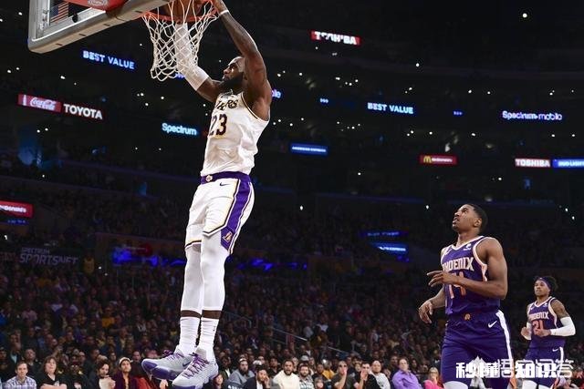 詹姆斯带领湖人队杀入西部前五,你认为他的带队能力该如何评价