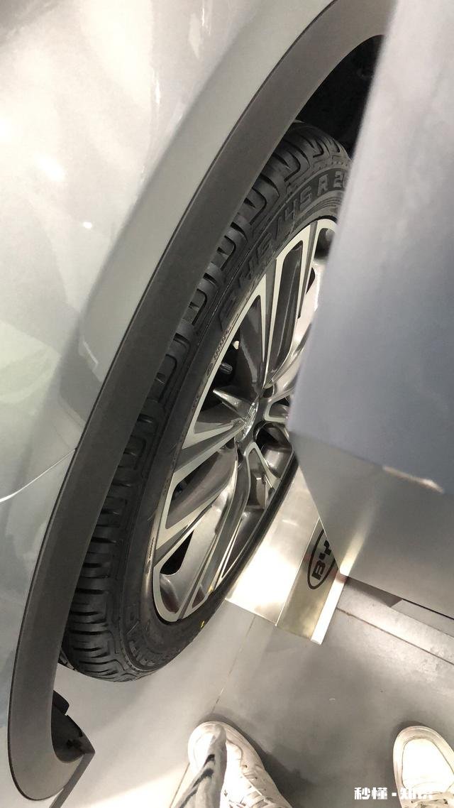 本人80后,月收入3500元,最近想买辆车,大家有啥推荐