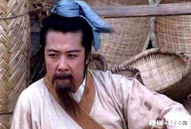 曹操青梅煮酒论英雄,独独看好刘备的依据是什么