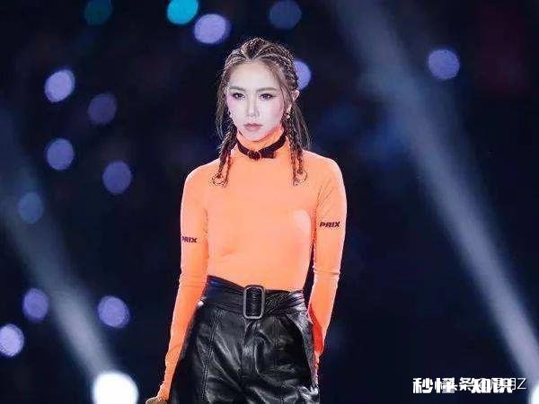 双面脸型怎么设计，一面女一面男