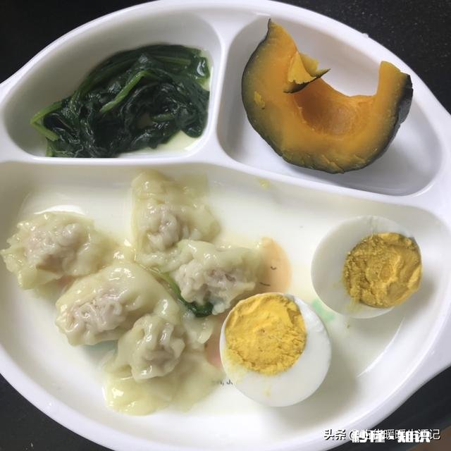 如果你的宝宝2-3岁，你会选择带孩子去吃外面的餐厅吗你在家是怎么给宝宝做食物的