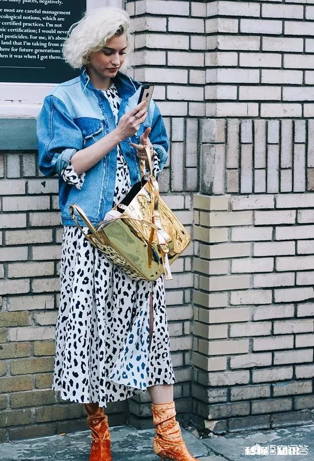 大面积印花的潮牌单品应该怎么穿搭，选择