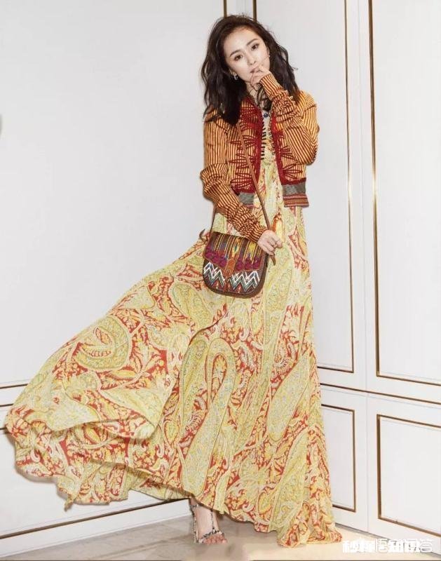 大面积印花的潮牌单品应该怎么穿搭，选择