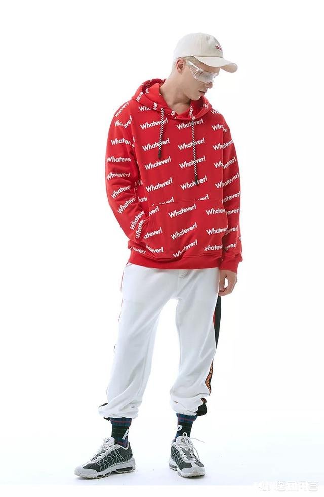 大面积印花的潮牌单品应该怎么穿搭，选择