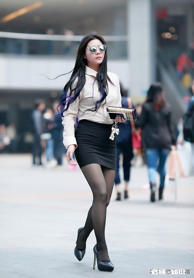 女生穿哪种职业装好看