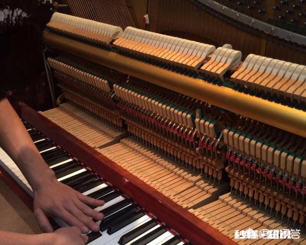 钢琴琴键越用越轻吗是什么原因