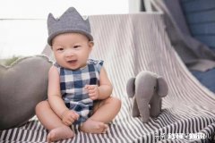 请问给宝宝打疫苗打自费的好还是免费的好