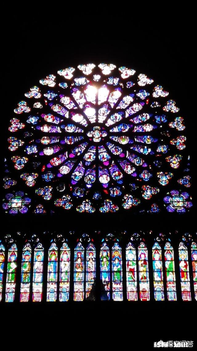 被大火烧成炼狱的巴黎圣母院！已有700多年历史，你去看过吗